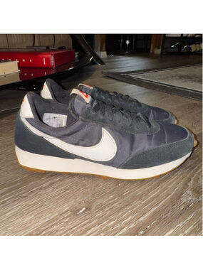 Nike Daybreak Black Sneakers Size 7.5 Black White